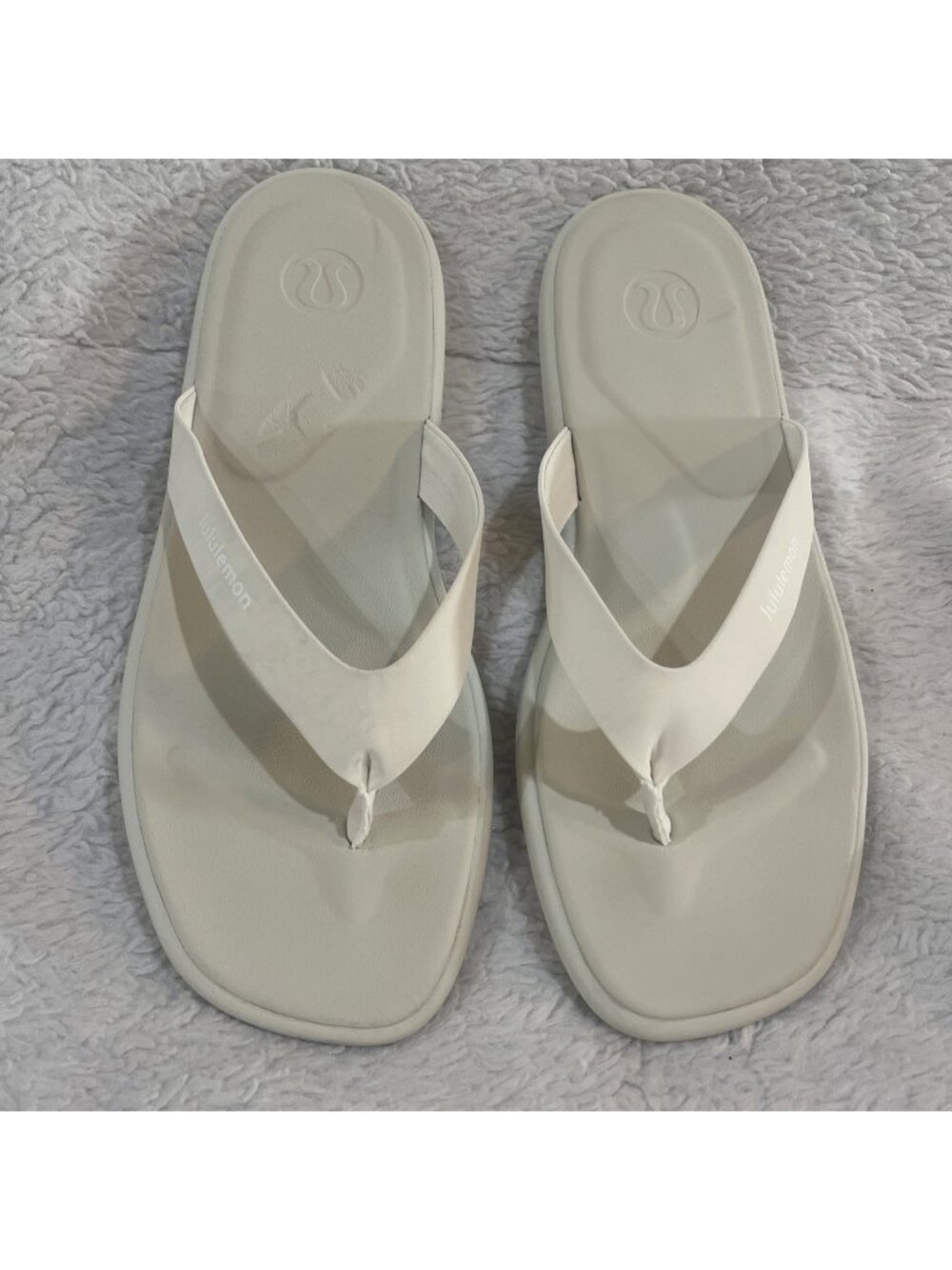 Lululemon Womens Restfeel Flip-Flop Cream Color Light  Beige Size 8